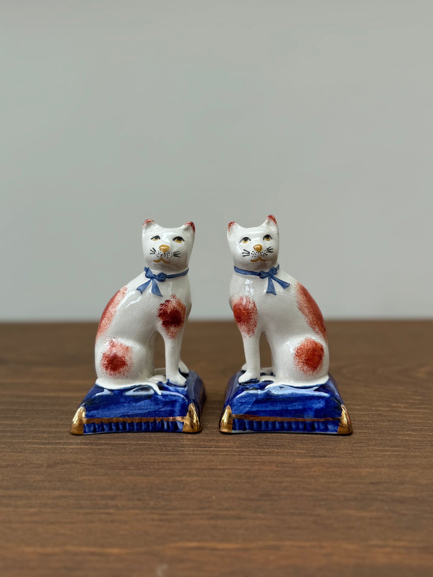 ヴィンテージのスタッフォードシャーキャットのペア(2個セット)