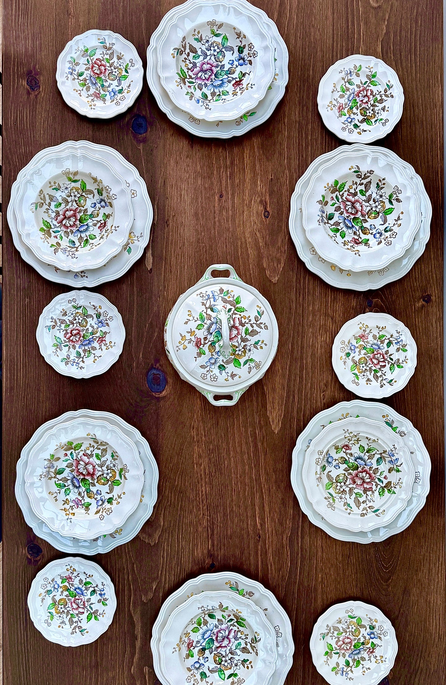 Royal Doulton 'Monmouth' Tableware Set - Scalloped Rims, 1950s