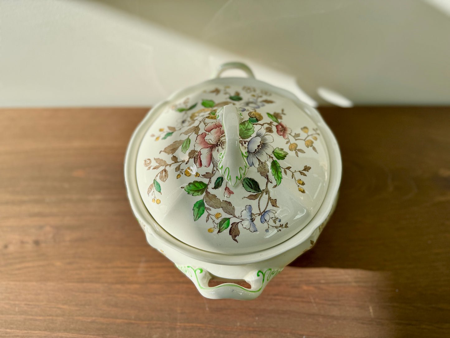 Royal Doulton 'Monmouth' Tableware Set - Scalloped Rims, 1950s