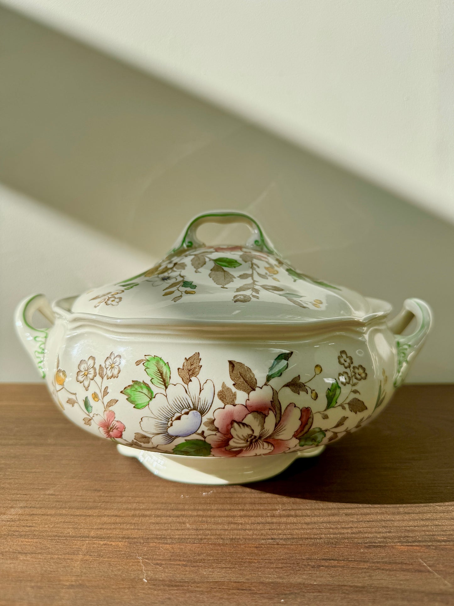 Royal Doulton 'Monmouth' Tableware Set - Scalloped Rims, 1950s