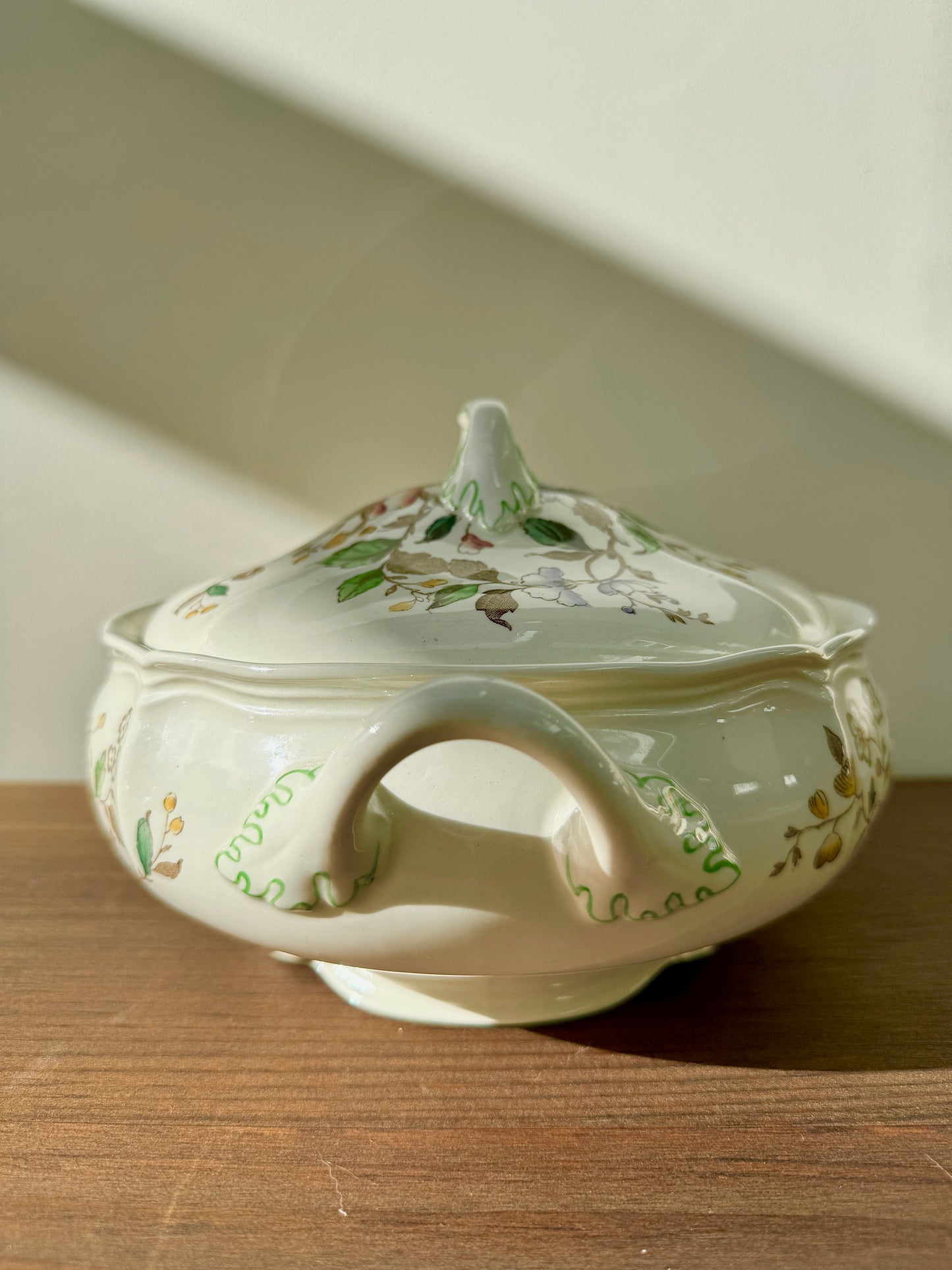 Royal Doulton 'Monmouth' Tableware Set - Scalloped Rims, 1950s