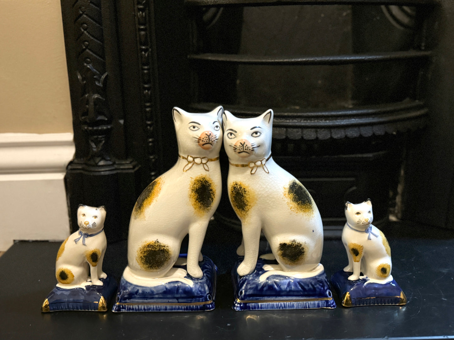Vintage Pair of Staffordshire Cats on Cushions | Amber & Black Pattern