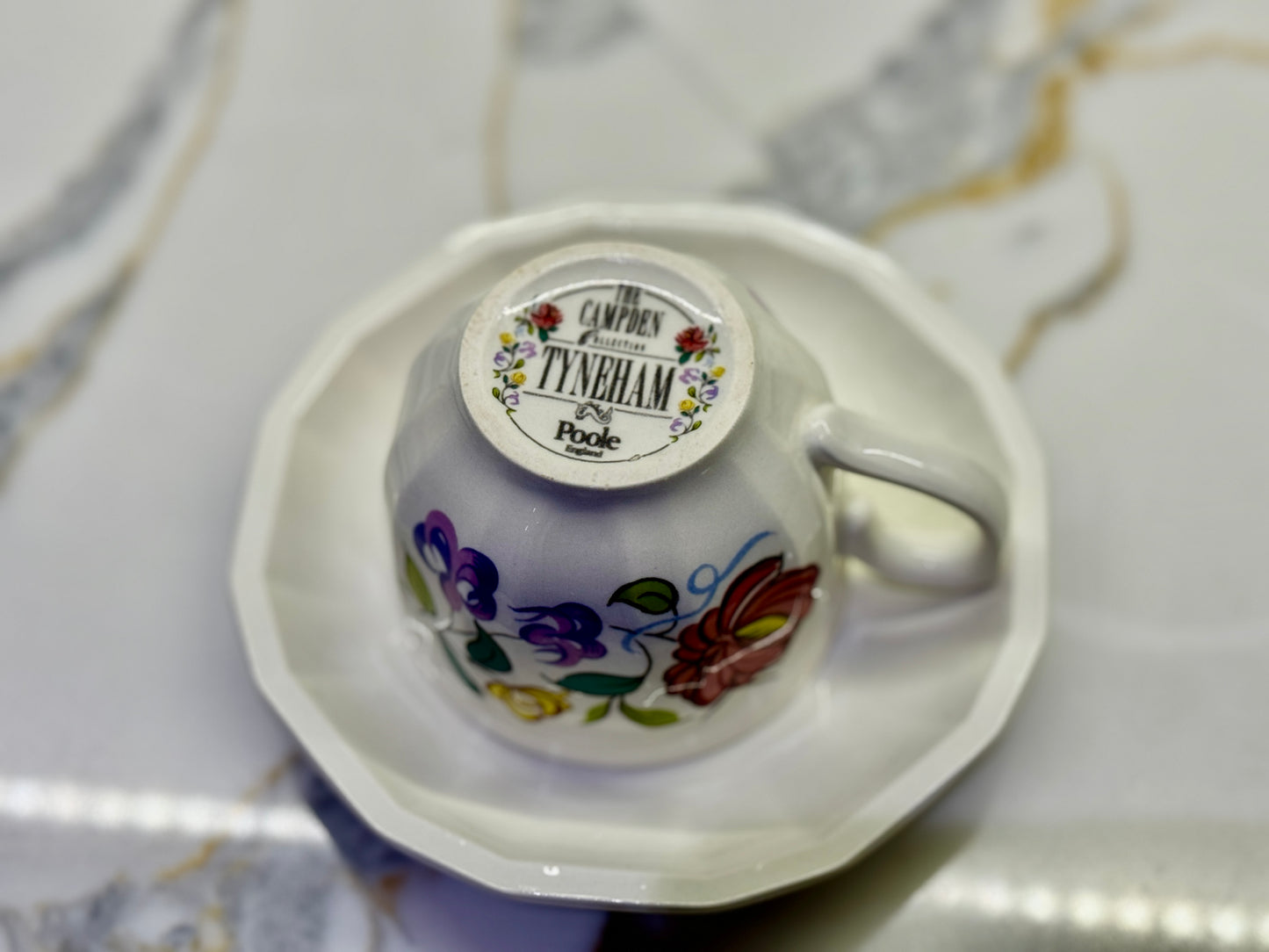 プール・ポタリーのコーヒーカップ&ソーサー 「タインハム」1989年 - 1991年、二組セット