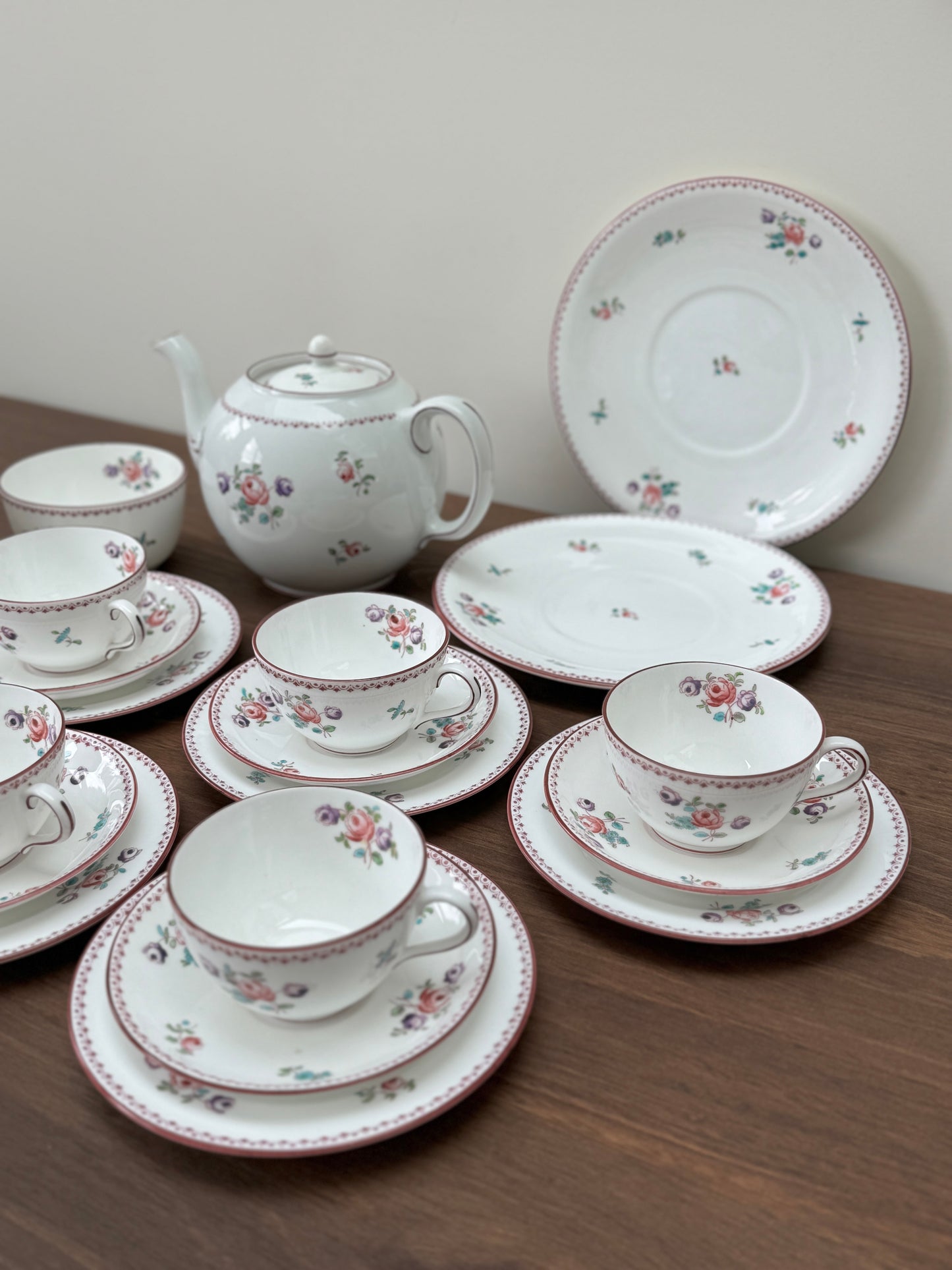 Victorian Cake Plates (Set of 2) - Hawkins in Henley on Thames