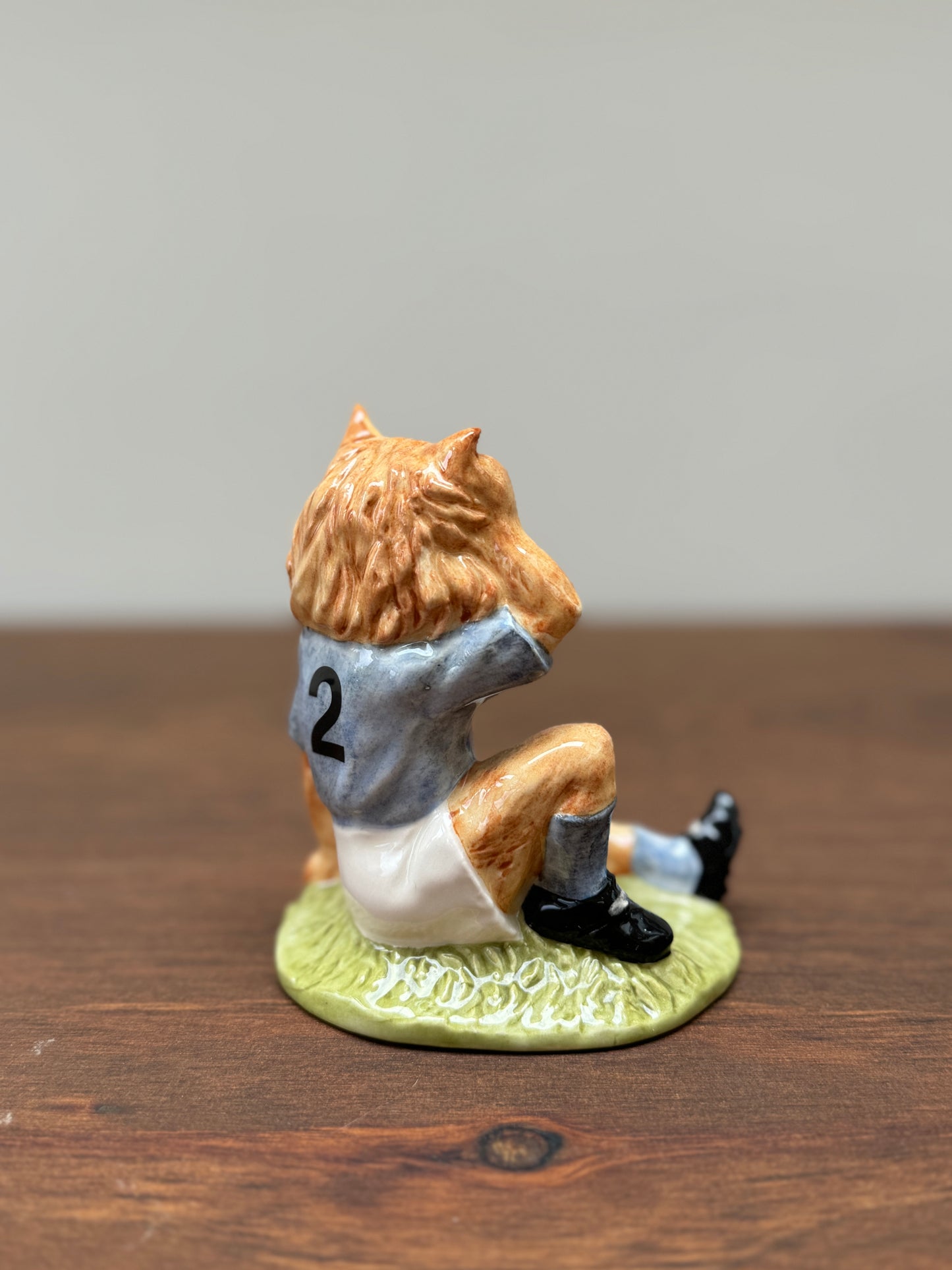 Limited Edition - Footballing Felines Collection FF2 MEE-OUCH, 1998 by Royal Doulton