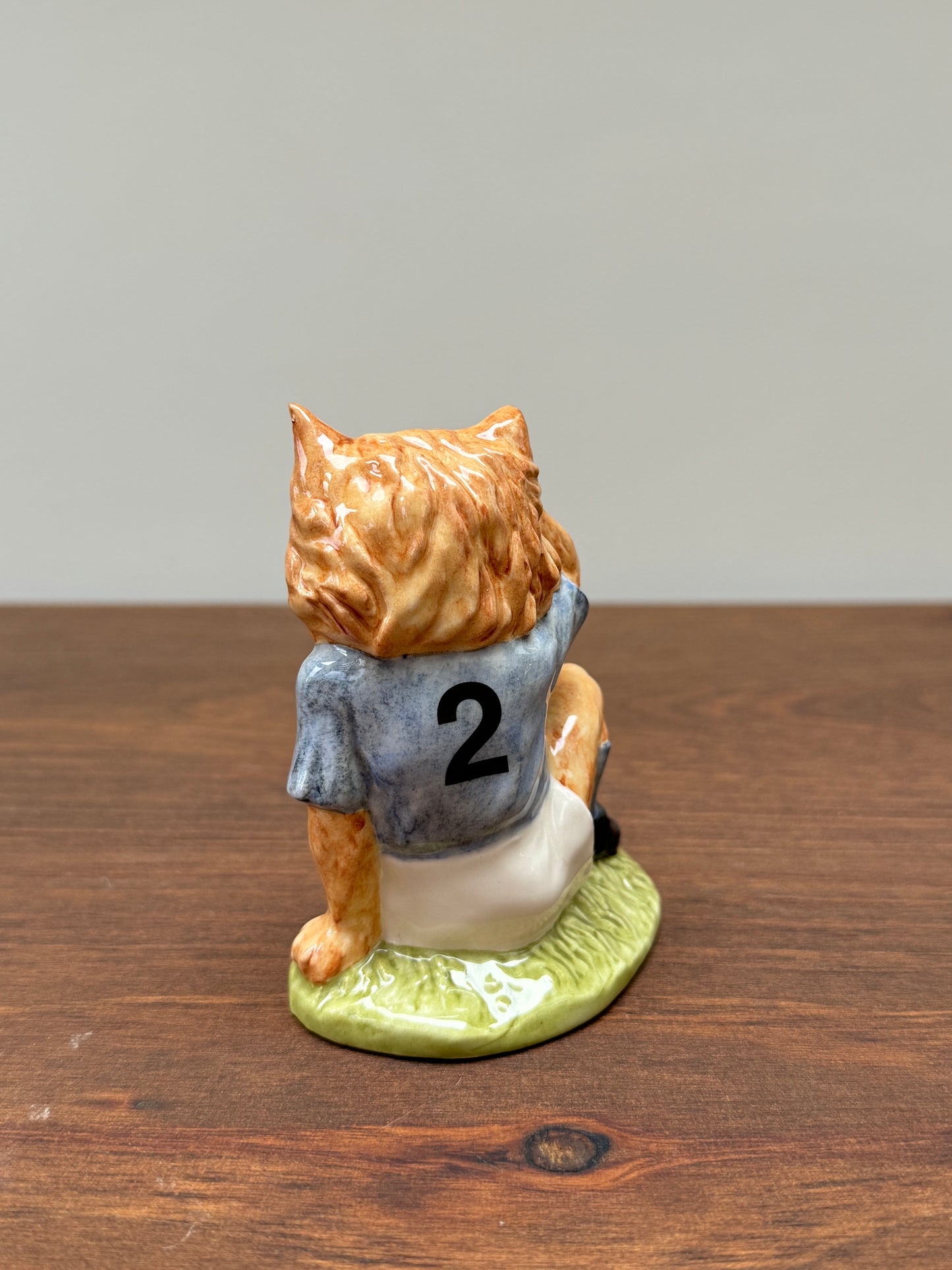 Limited Edition - Footballing Felines Collection FF2 MEE-OUCH, 1998 by Royal Doulton