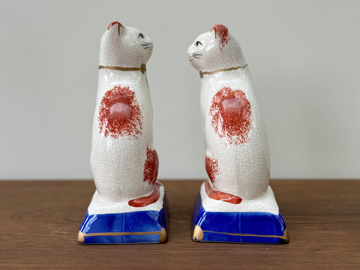 Pair of Vintage Staffordshire Cats with Gold Ribbon Collars - (Large, 18cm)
