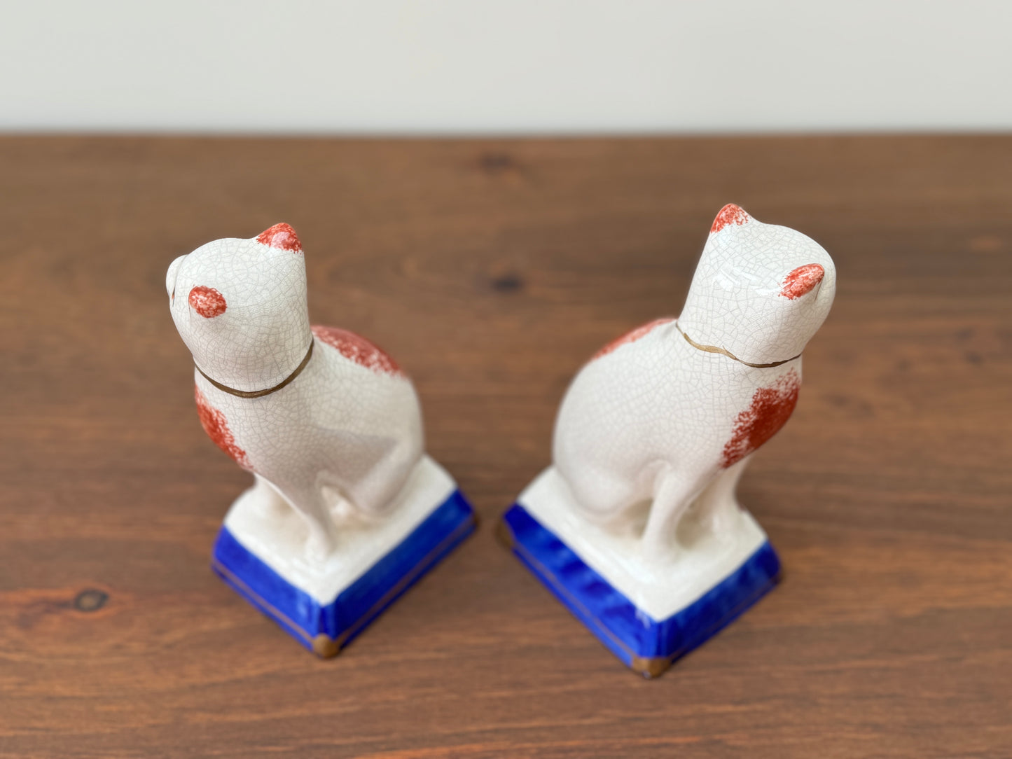 Pair of Vintage Staffordshire Cats with Gold Ribbon Collars - (Large, 18cm)