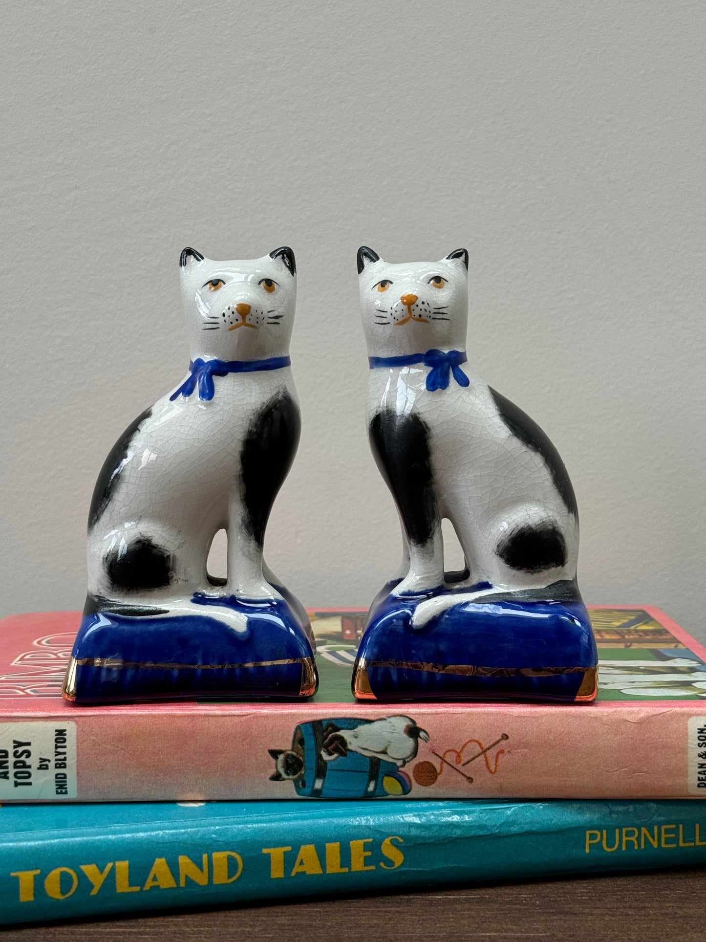 Staffordshire cats