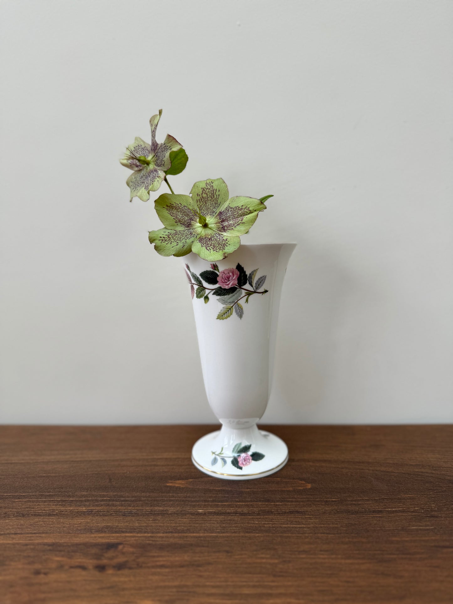 Vintage Wedgwood 'Hathaway Rose (1959 - 1987)' - Footed Vase-Vase-Wedgwood-My Happy London Home