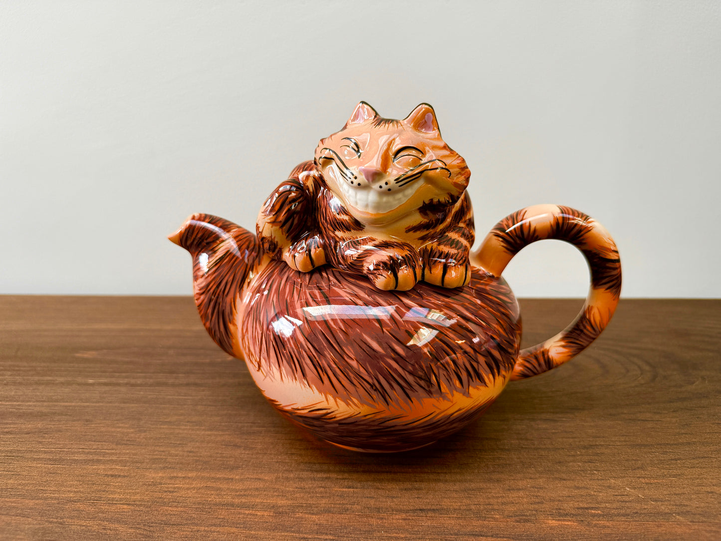 PAUL CARDEW Limited Edition Low No.282/5000 ALICE IN WONDERLAND Cheshire Cat Hand-Painted Teapot, 2001-Teapot-Paul Cardew-My Happy London Home