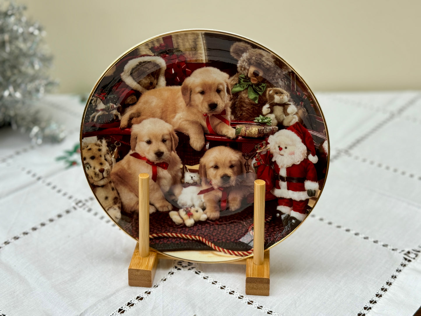 ロイヤルドルトン「クリスマス チアー」可愛い子犬の絵皿、1995年