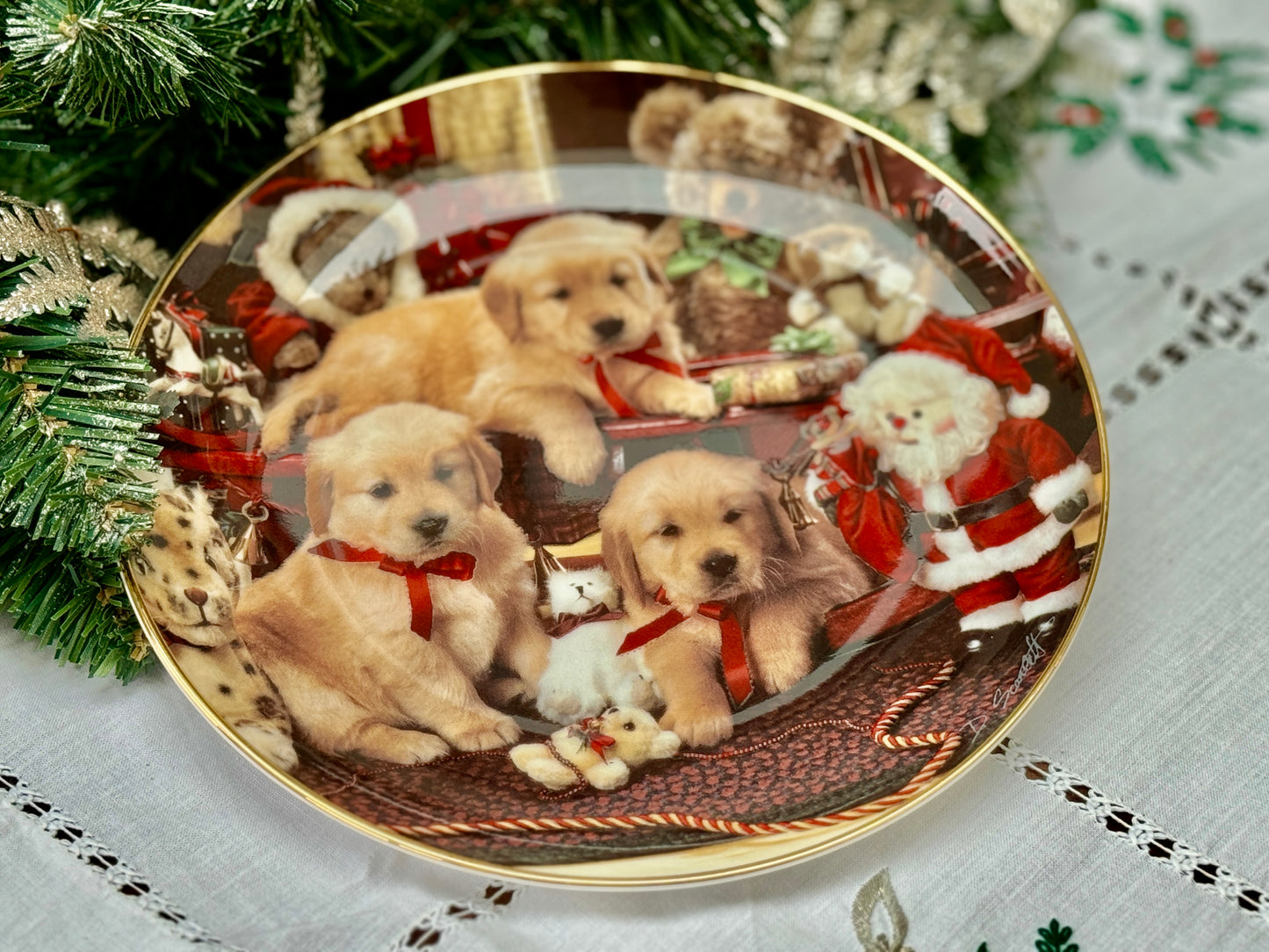 ロイヤルドルトン「クリスマス チアー」可愛い子犬の絵皿、1995年