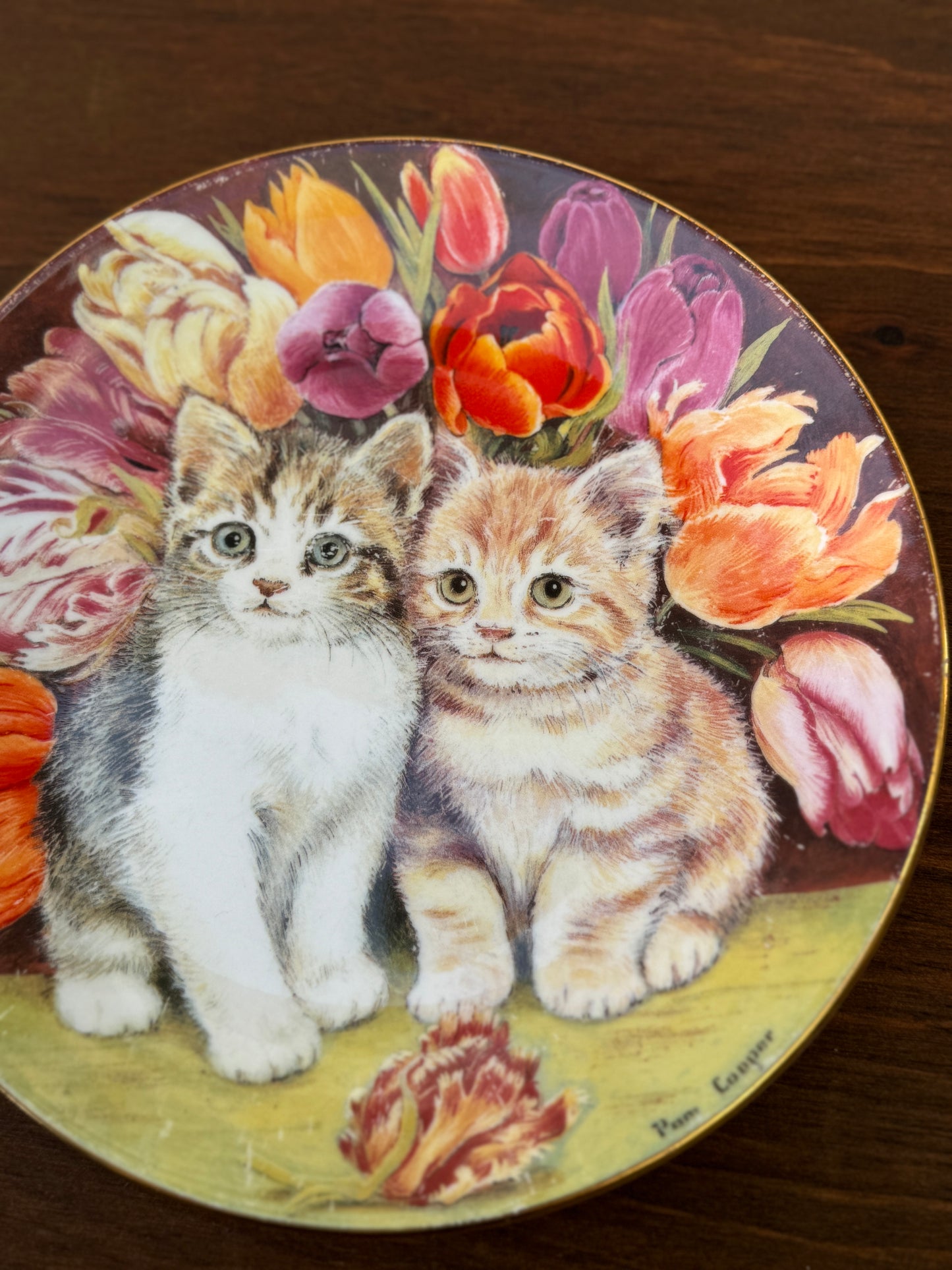 ロイヤルウースター「可愛くお座り」ボーンチャイナ・猫の・絵皿|パム・クーパー作、1994年