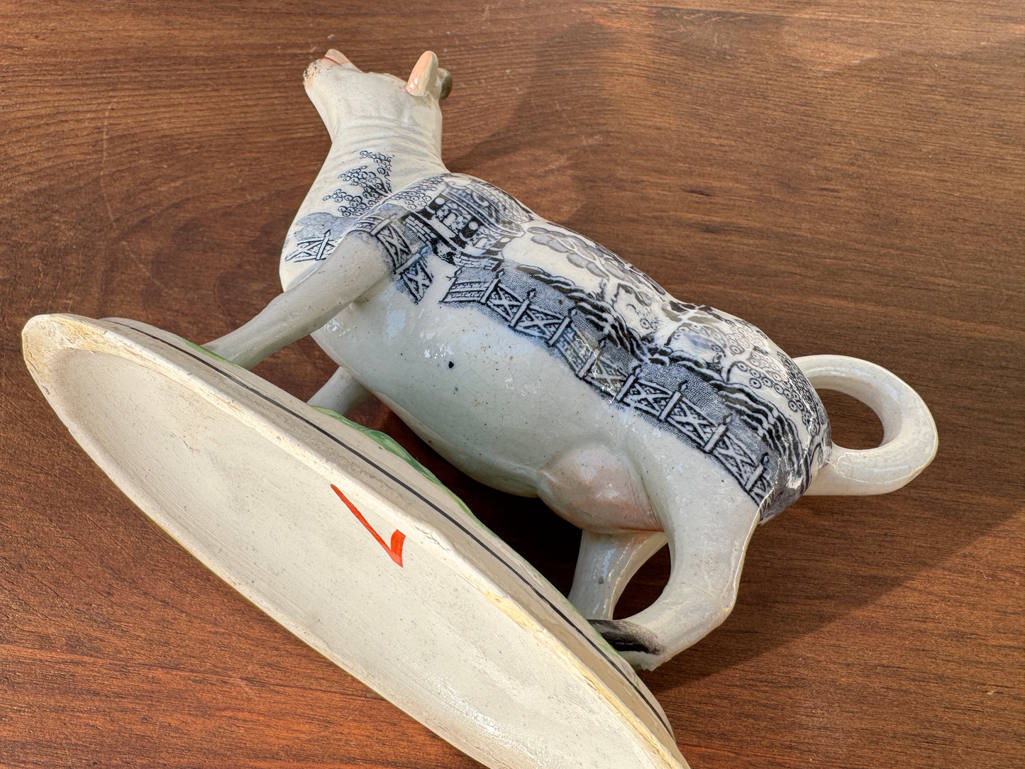 ビクトリア時代 ブルーウィロー柄 カウクリーマー(C.1850年)|ポール・スコットのアート作品と同様のデザイン