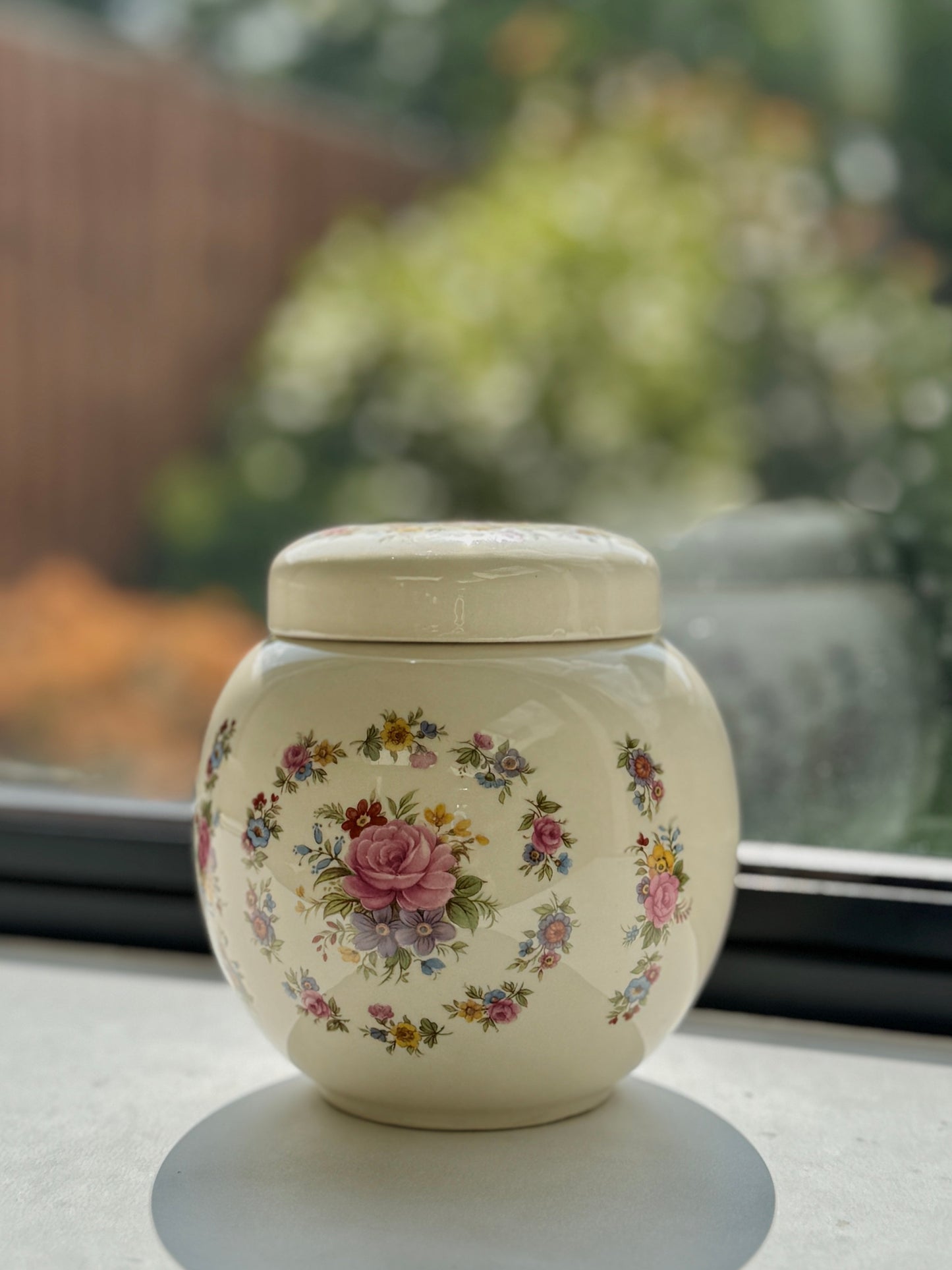 Vintage Sadler Lidded Jar – Floral Garland Design
