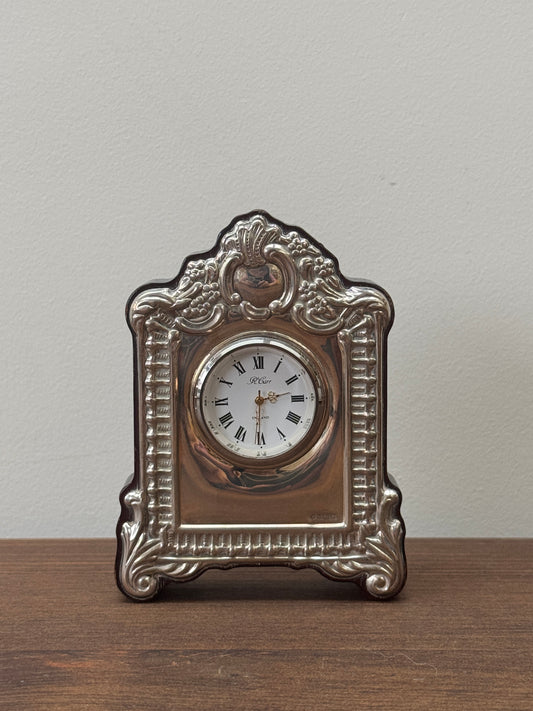 英国シェフィールド、スターリングシルバーのテーブルクロック、R. Carr社製 | 1994年