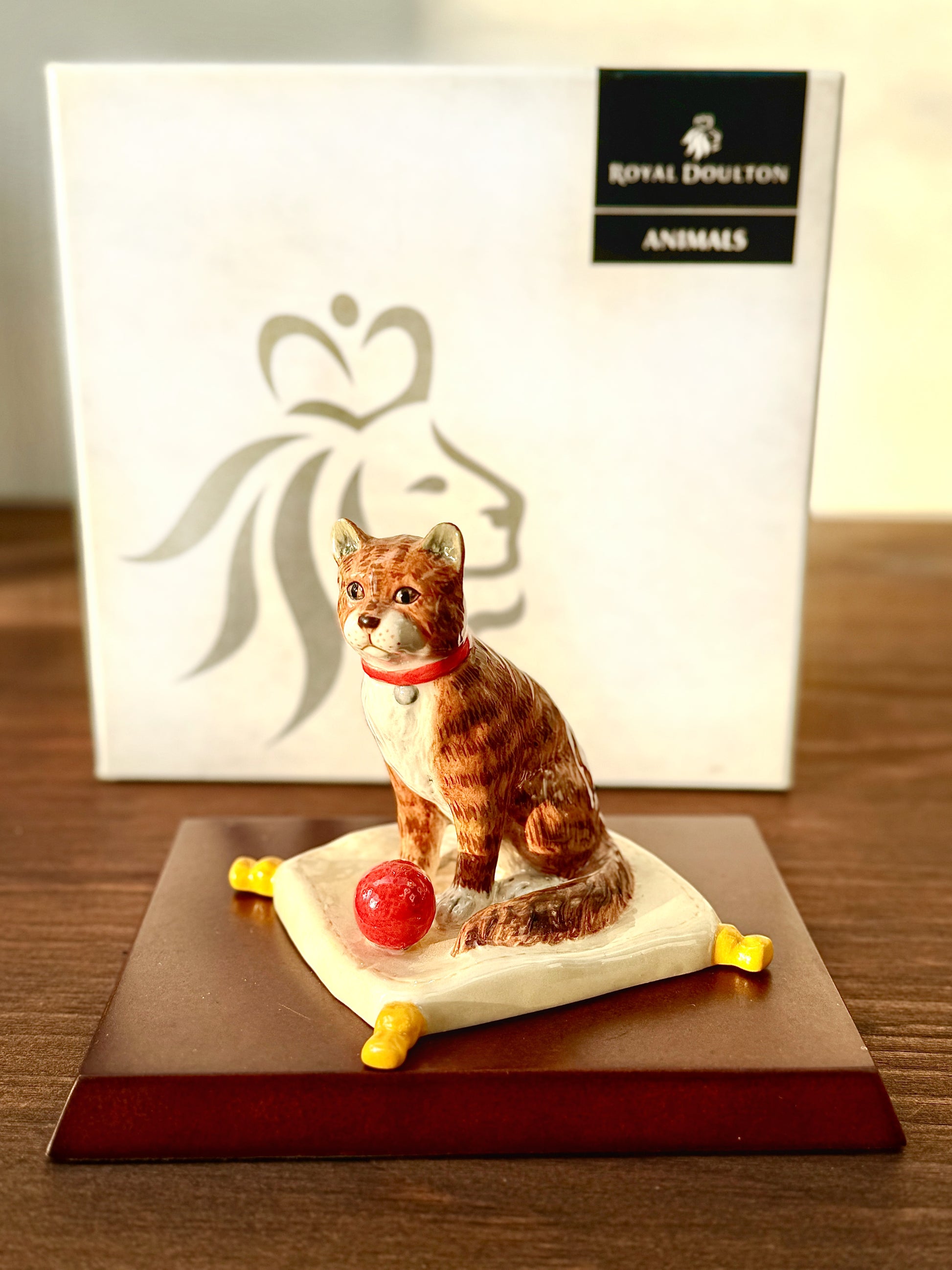 Royal Doulton Maine Coon Figurine (Boxed), 2003-Ornament-Royal Doulton-My Happy London Home