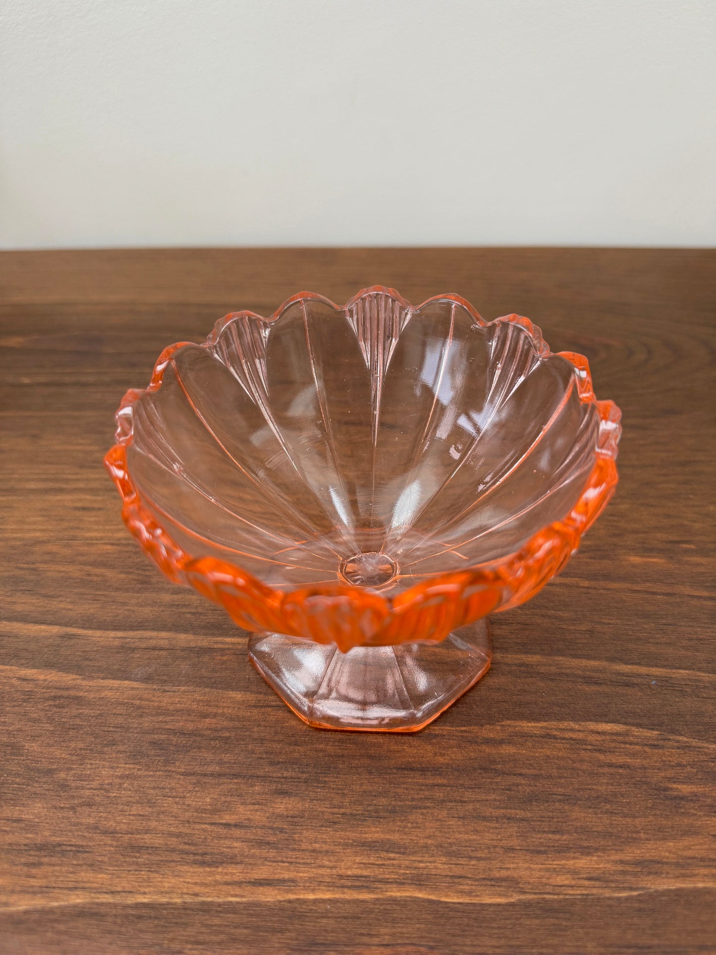 Vintage Pink Scalloped Art Deco 7-Piece Dessert Glass Bowl Set