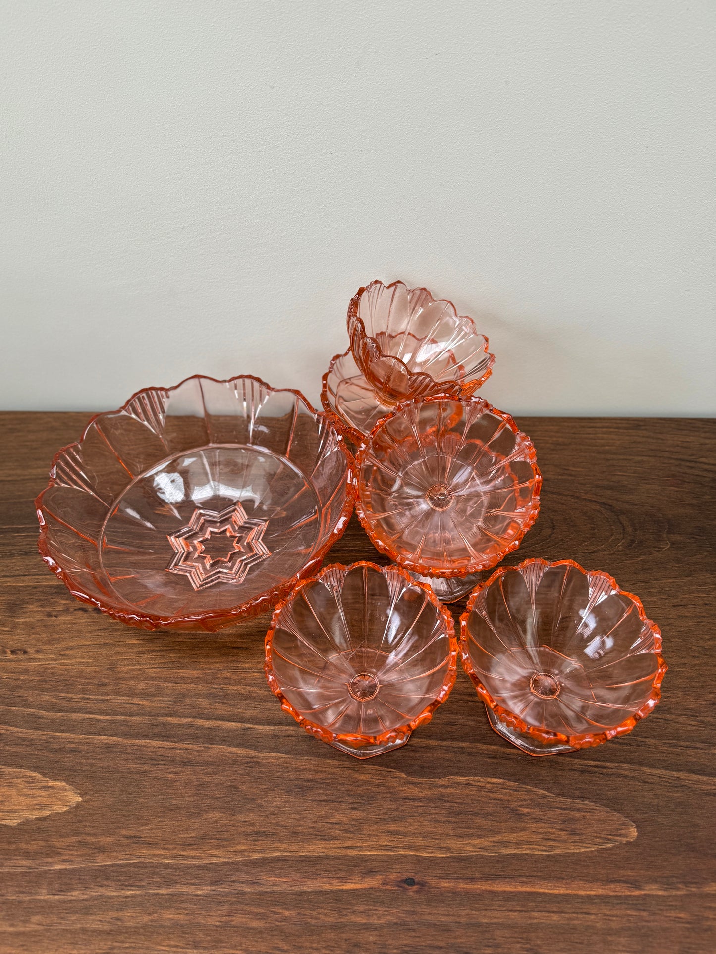 Vintage Pink Scalloped Art Deco 7-Piece Dessert Glass Bowl Set