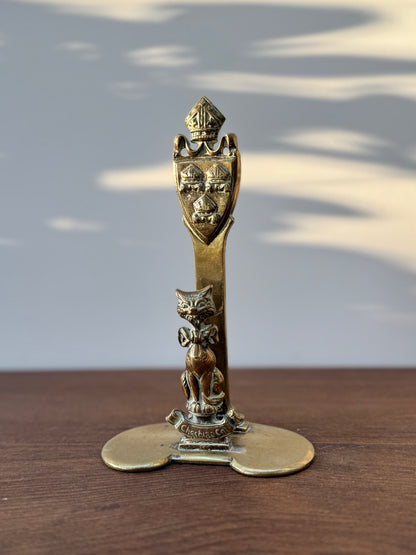 アンティーク、真鍮製レターホルダー「チェシャ猫とチェシャ州の紋章」｜エドワーディアン期