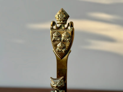 アンティーク、真鍮製レターホルダー「チェシャ猫とチェシャ州の紋章」｜エドワーディアン期