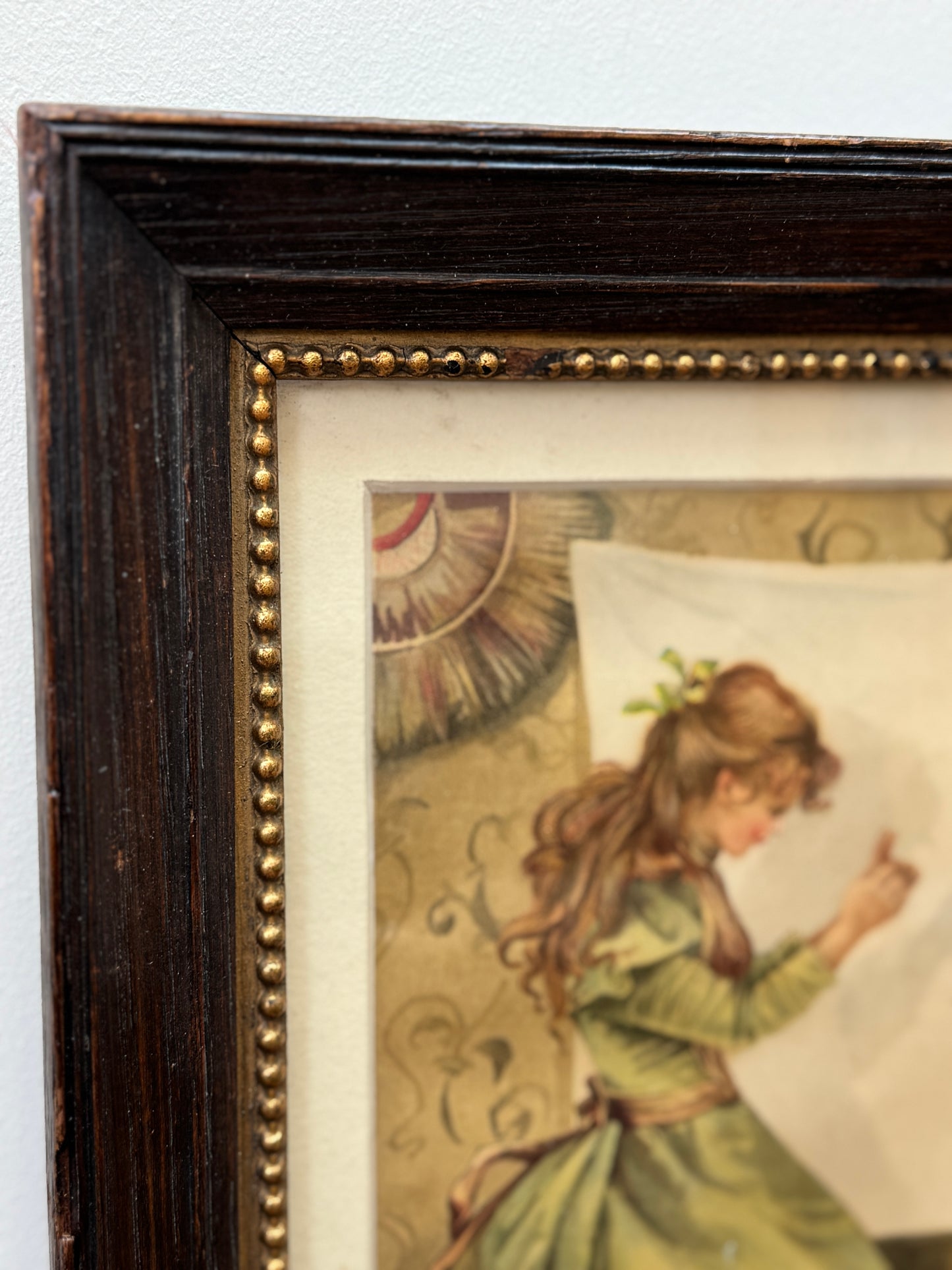 アンティーク、額入りプリント「シャドウ・プレイ（影絵）」二人の少女と猫｜エドワード朝時代 C.1910年頃