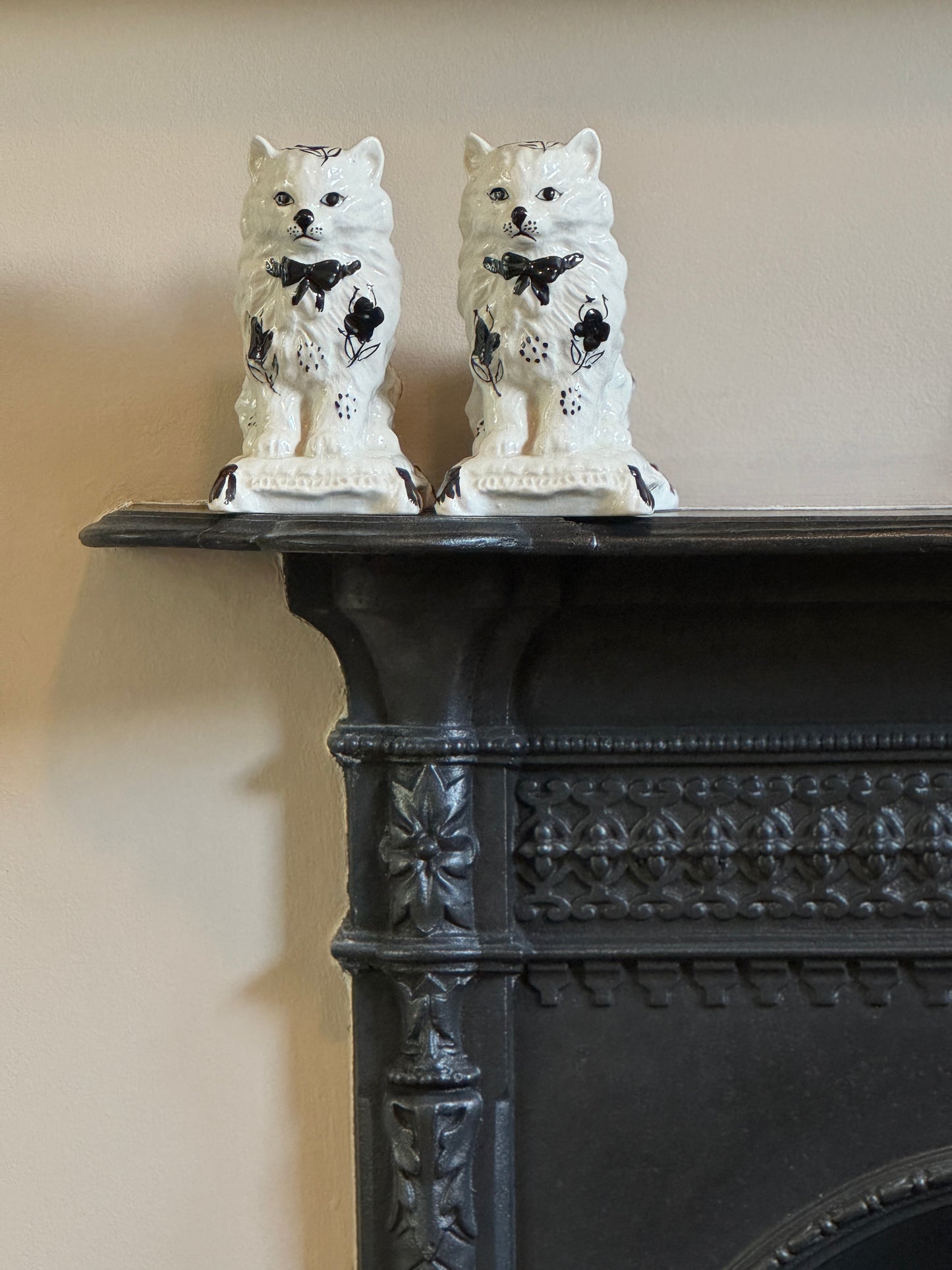 ヴィンテージ　アンティーク　スタッフォードシャーキャット　Vintage Antique Staffordshire Cats My Happy London Home マイ・ハッピー・ロンドン・ホーム　