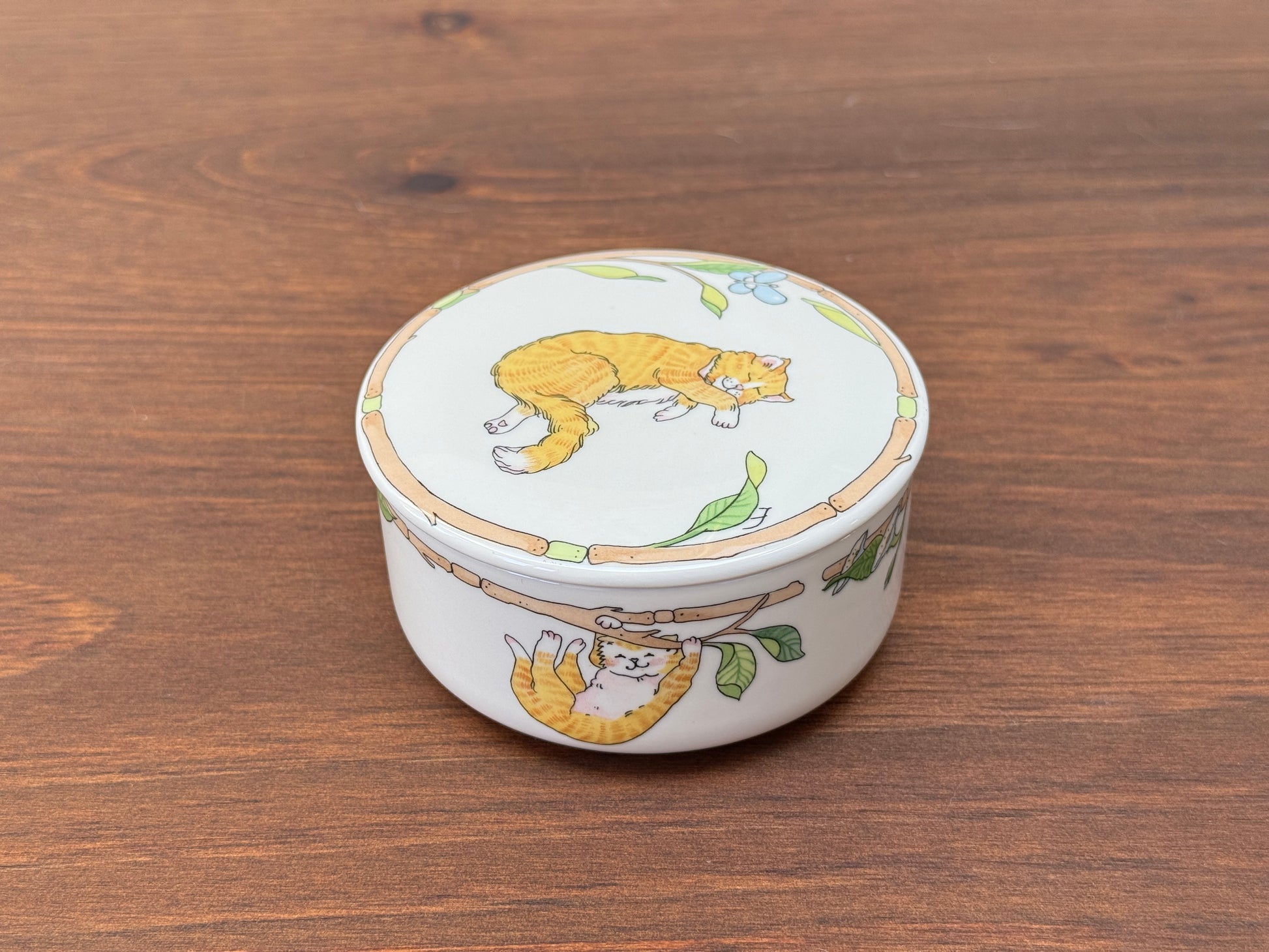 Vintage Villeroy & Boch ‘Little Cat’ Round Porcelain Trinket Box with Lid - C.1970s-Trinket box-Villeroy & Boch-My Happy London Home