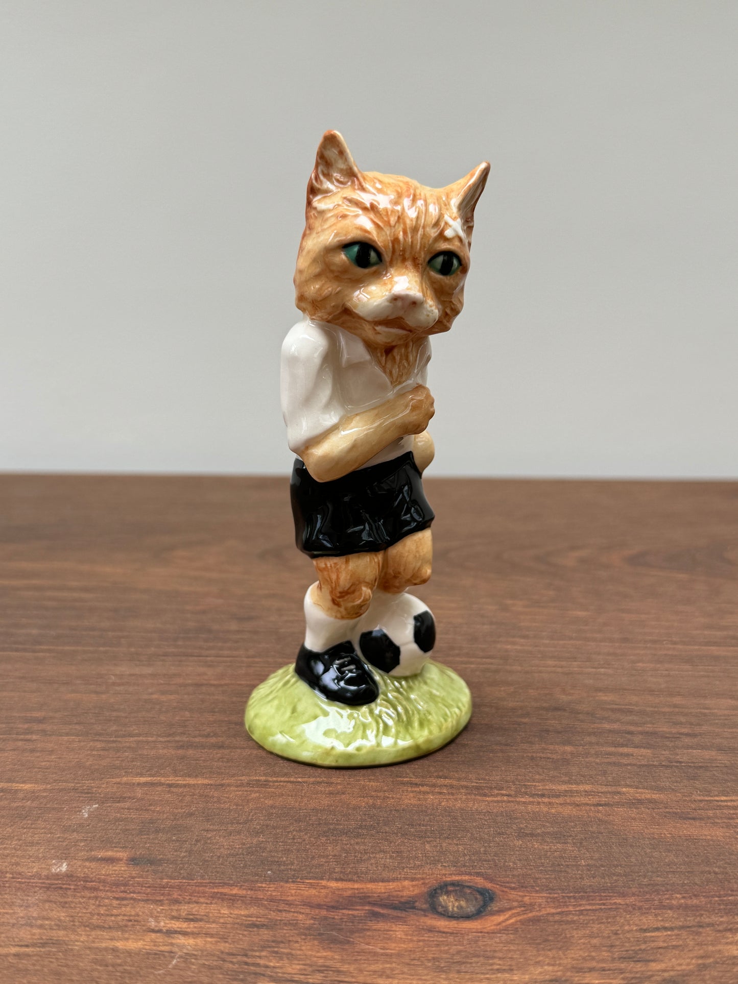 Limited Edition - Footballing Felines Collection FF4 DRIBBLE, 1998 by Royal Doulton-Ornament-Royal Doulton-My Happy London Home