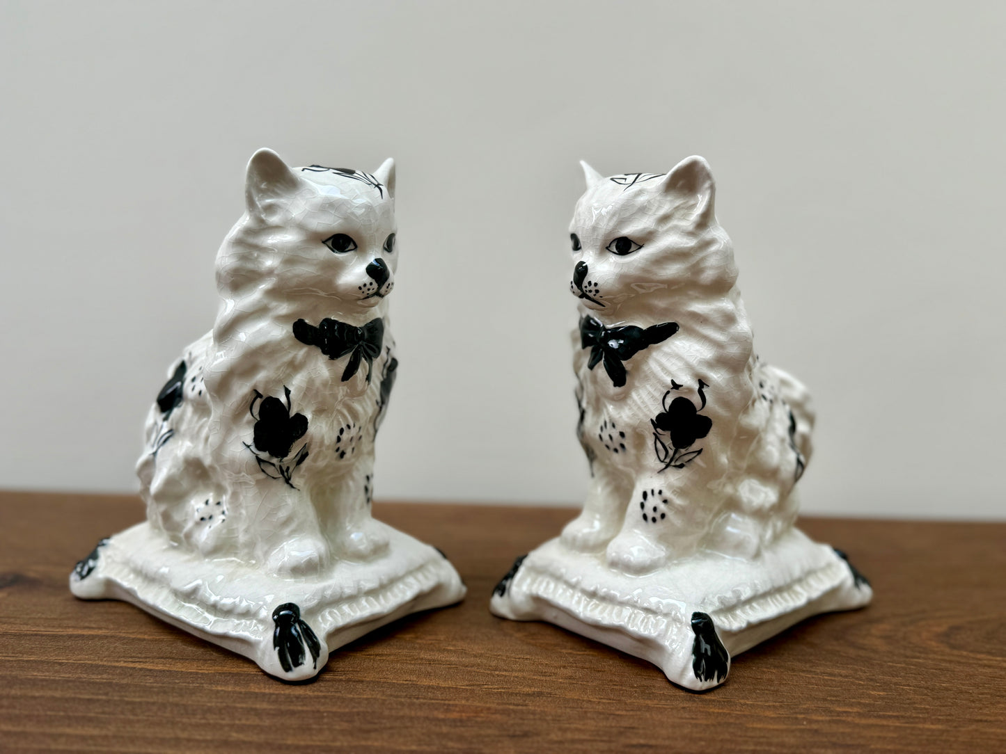 ヴィンテージ　アンティーク　スタッフォードシャーキャット　Vintage Antique Staffordshire Cats My Happy London Home マイ・ハッピー・ロンドン・ホーム　