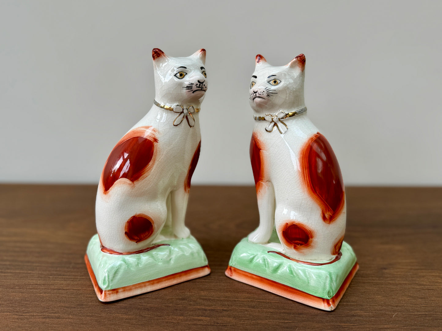 Pair of Large Antique Staffordshire Cats on Green & Orange Cushions - Victorian Style (Large,18cm)