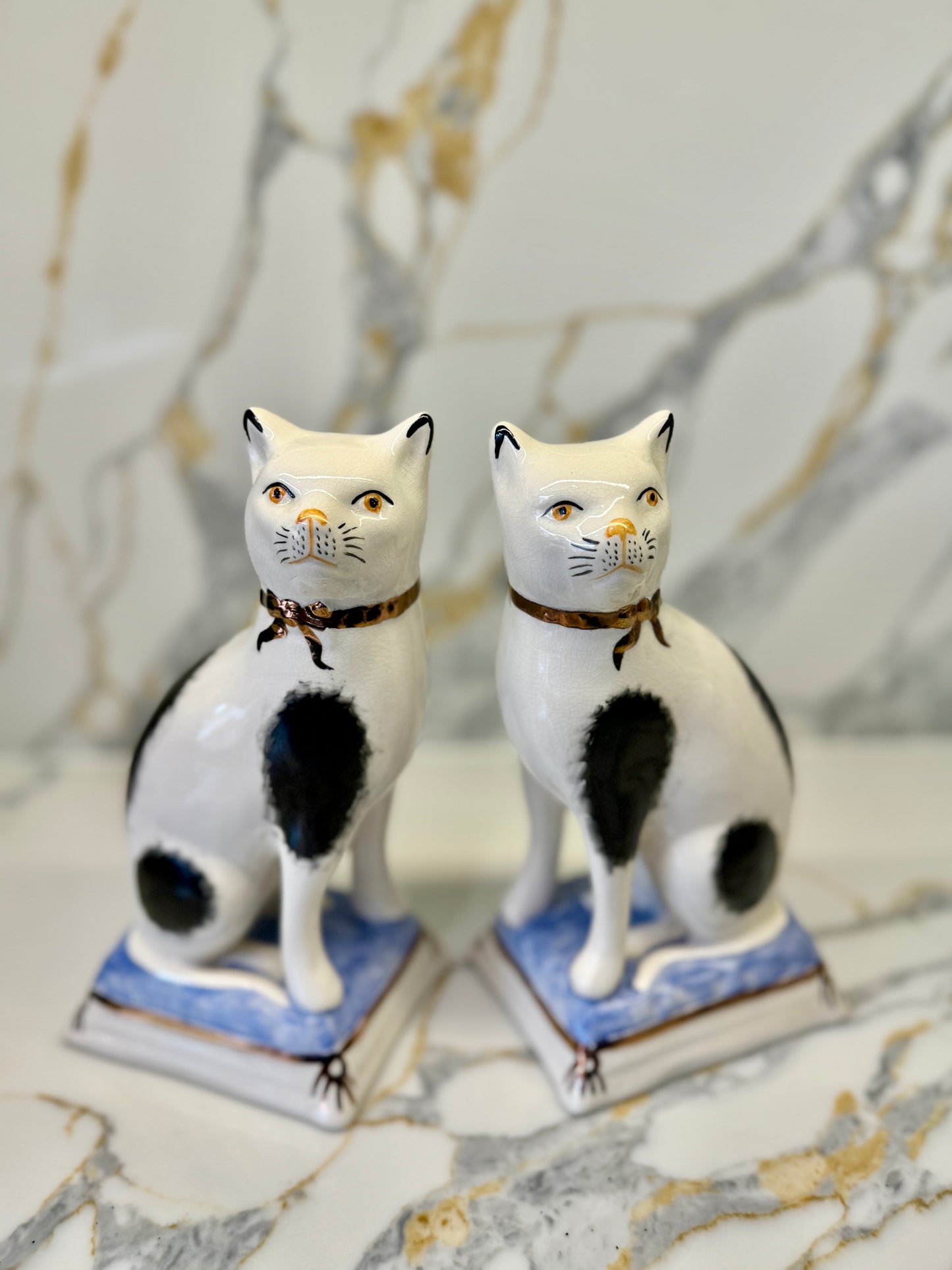 Pair of Staffordshire Cats on Cushions (Large) by William Kent, c.1940s - 1950s | Light Blue Cushions