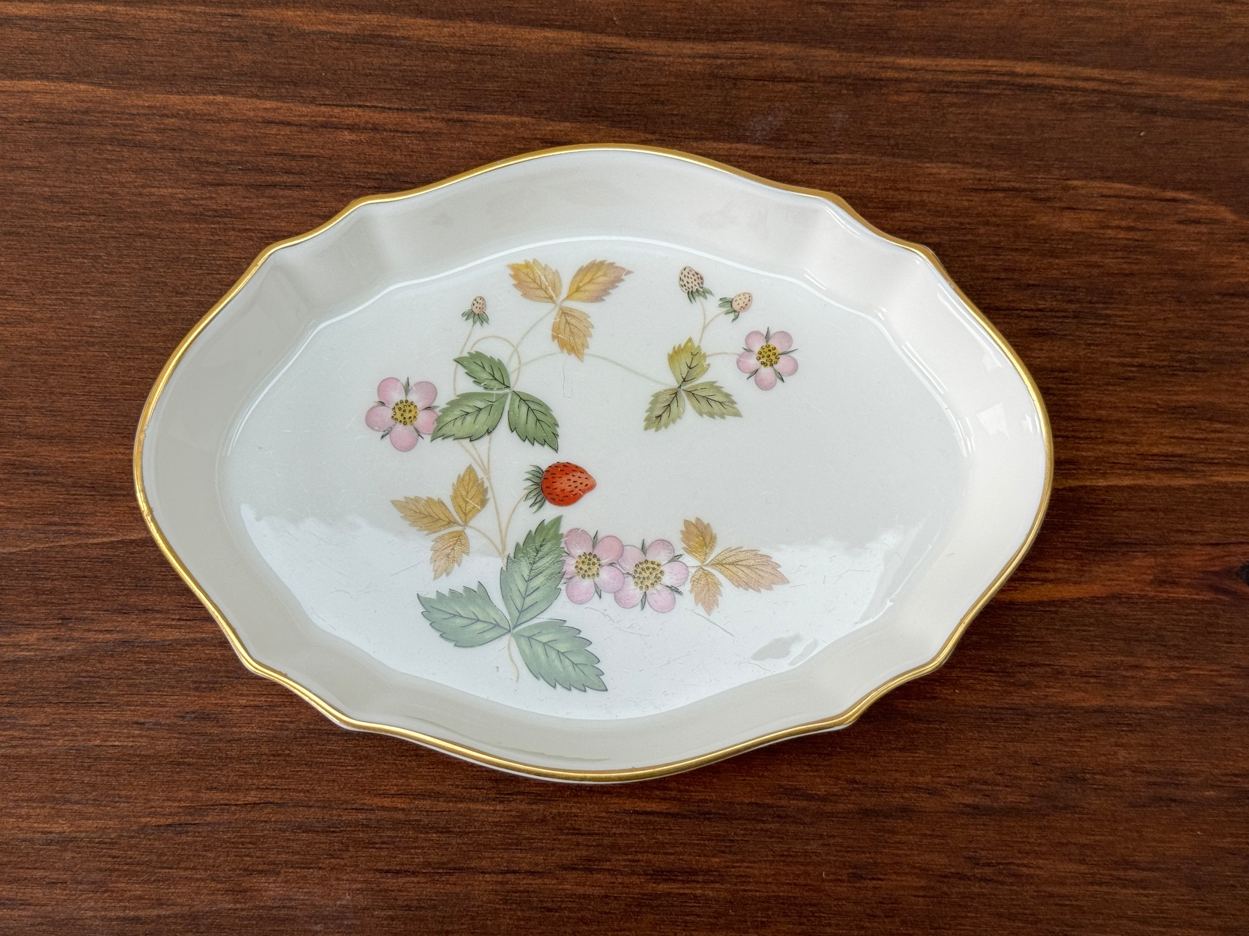 Vintage Wedgwood 'Wild Strawberry' - Oval Trinket Dish – My Happy London  Home