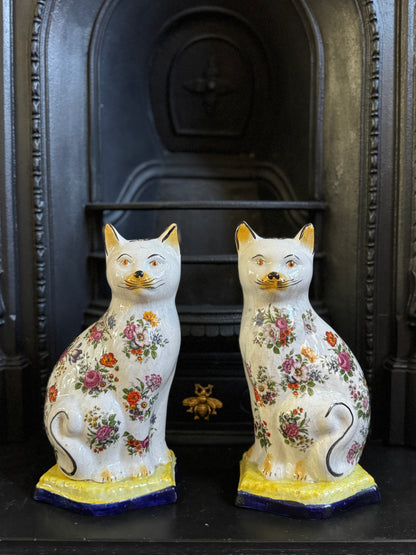 アンティーク、花柄スタッフォードシャーキャット（ペア）｜19世紀後期〜20世紀初期頃