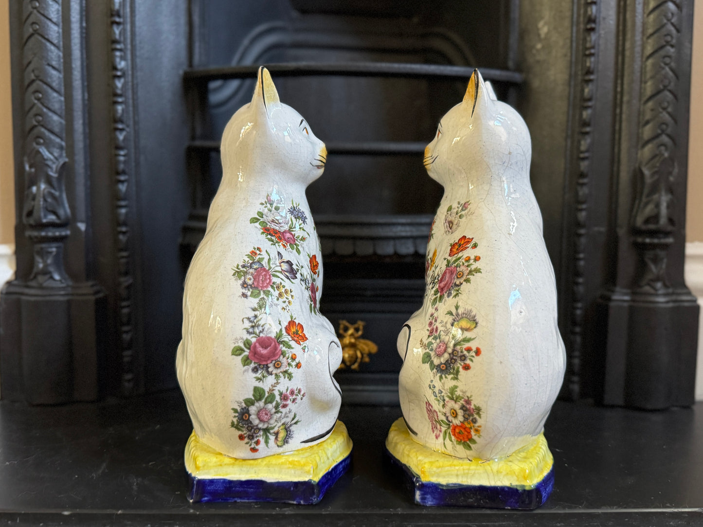 アンティーク、花柄スタッフォードシャーキャット（ペア）｜19世紀後期〜20世紀初期頃