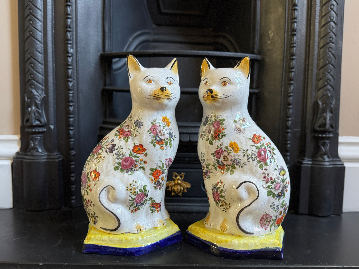 アンティーク、花柄スタッフォードシャーキャット（ペア）｜19世紀後期〜20世紀初期頃