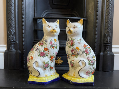 アンティーク、花柄スタッフォードシャーキャット（ペア）｜19世紀後期〜20世紀初期頃