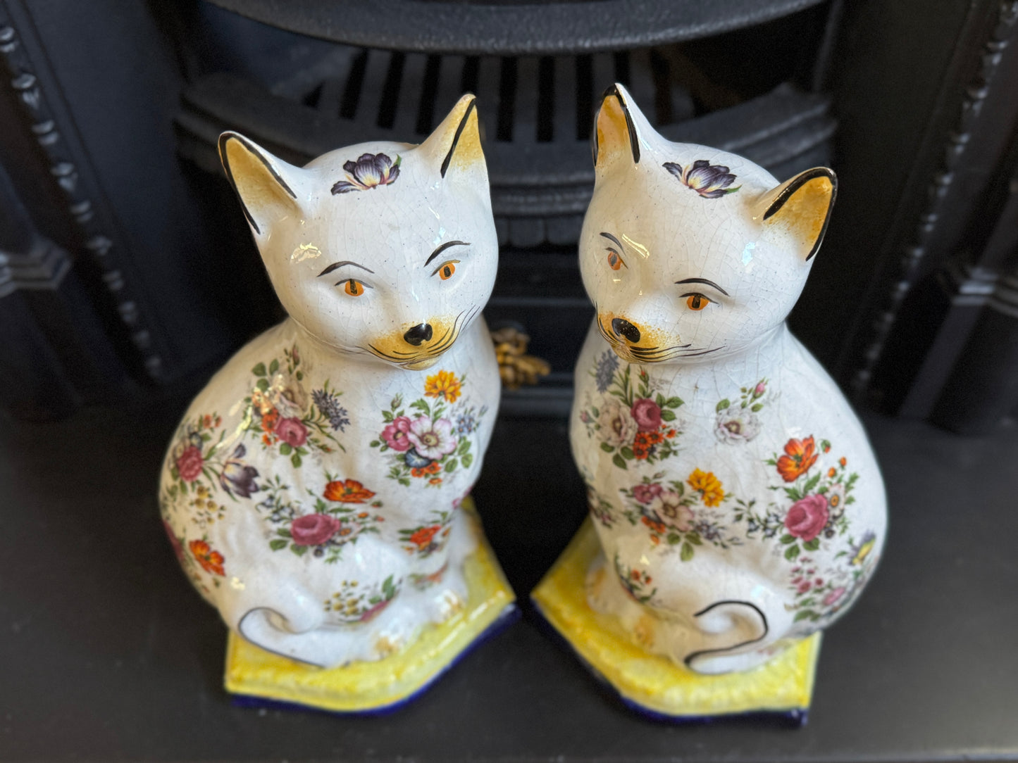 アンティーク、花柄スタッフォードシャーキャット（ペア）｜19世紀後期〜20世紀初期頃