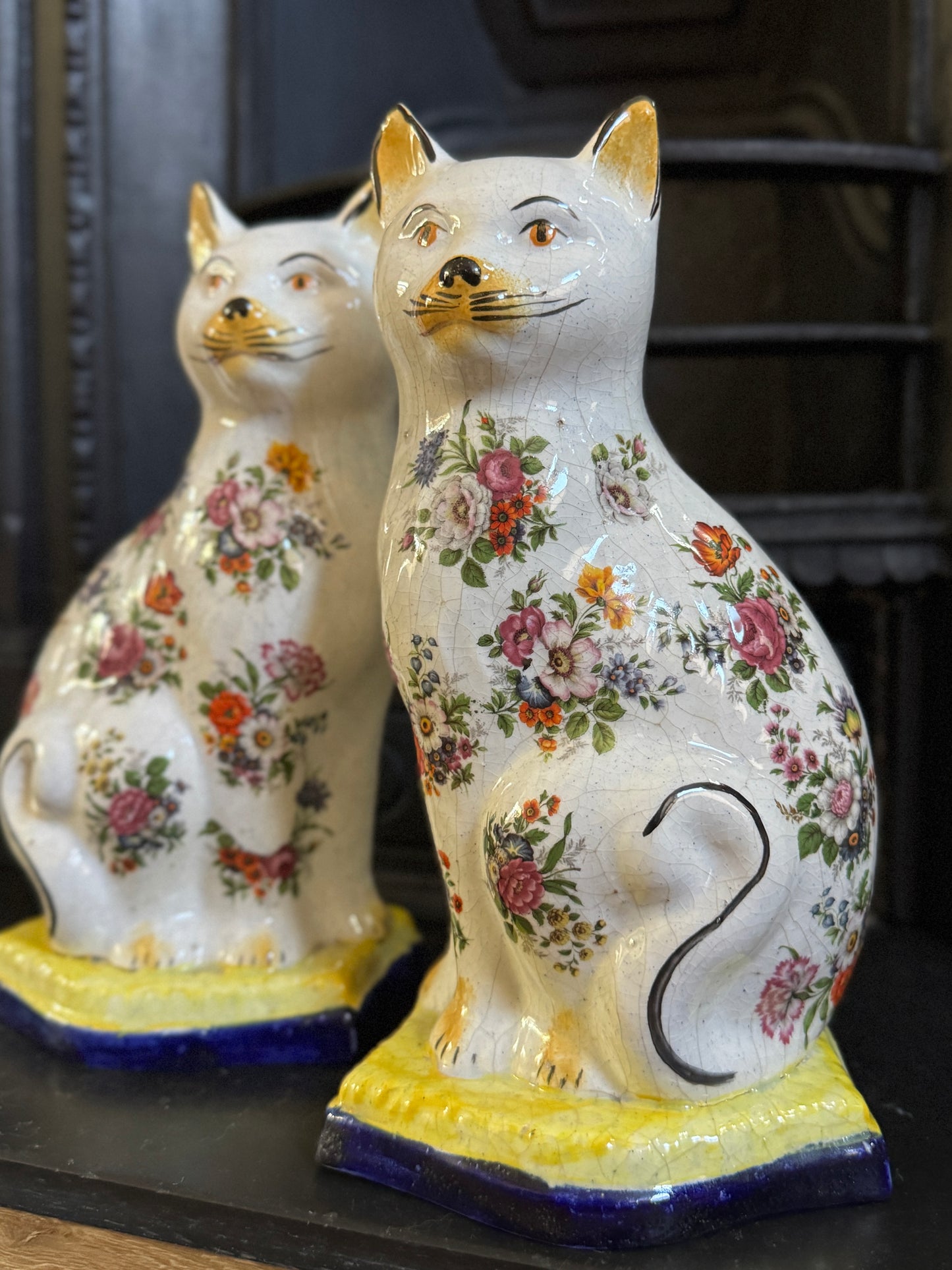 アンティーク、花柄スタッフォードシャーキャット（ペア）｜19世紀後期〜20世紀初期頃