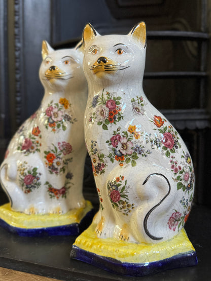 アンティーク、花柄スタッフォードシャーキャット（ペア）｜19世紀後期〜20世紀初期頃