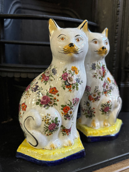 アンティーク、花柄スタッフォードシャーキャット（ペア）｜19世紀後期〜20世紀初期頃