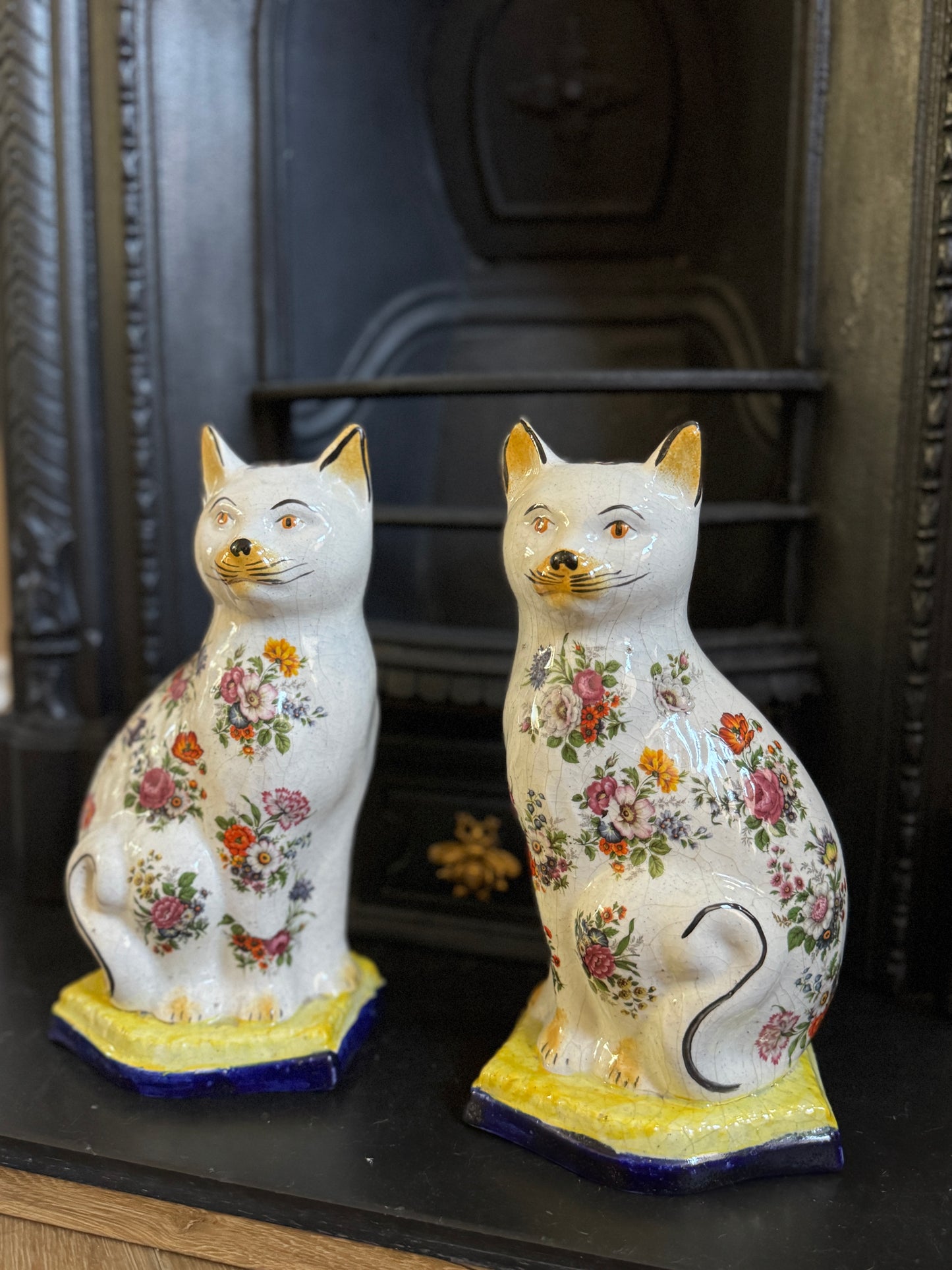 アンティーク、花柄スタッフォードシャーキャット（ペア）｜19世紀後期〜20世紀初期頃