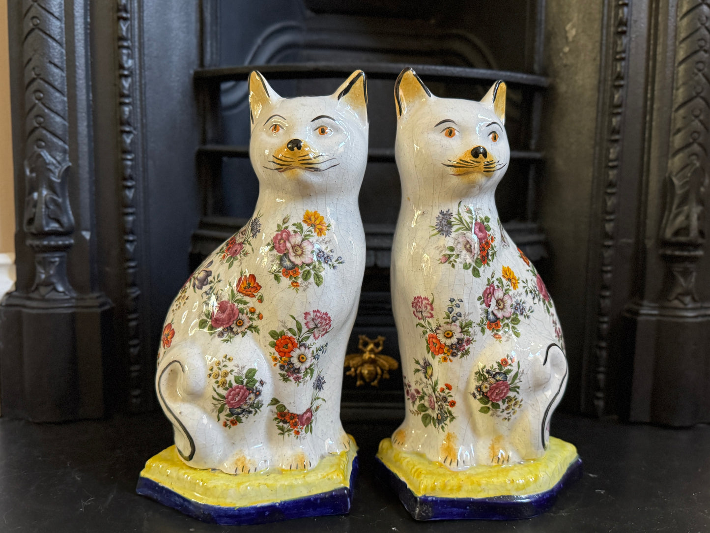 アンティーク、花柄スタッフォードシャーキャット（ペア）｜19世紀後期〜20世紀初期頃