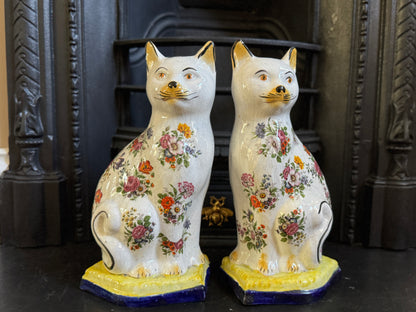 アンティーク、花柄スタッフォードシャーキャット（ペア）｜19世紀後期〜20世紀初期頃