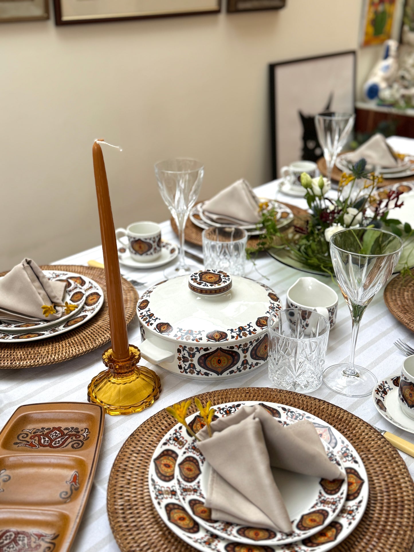 ミッドウィンター社、「キスメット」シリーズの食器セット、1970年頃