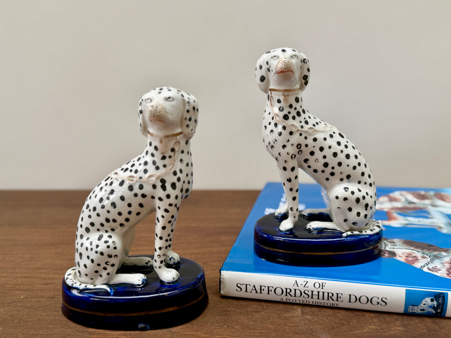 アンティーク、スタッフォードシャーのダルメシアン犬のペア｜1850年代頃