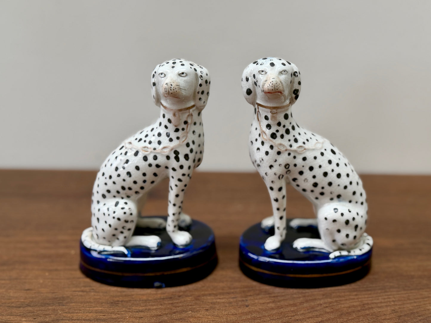 アンティーク、スタッフォードシャーのダルメシアン犬のペア｜1850年代頃