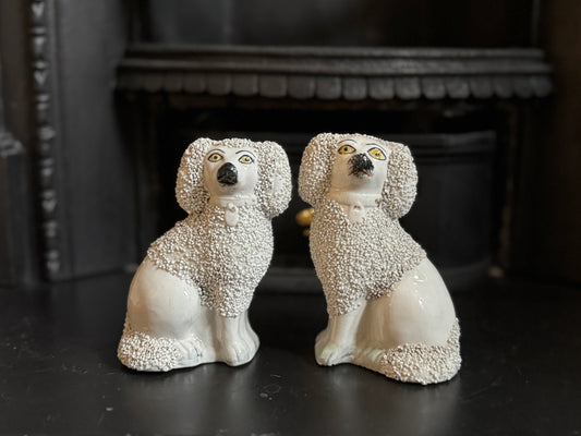 ヴィクトリア時代、スタッフォードシャードッグ・プードル（ペア）｜高さ約11cm