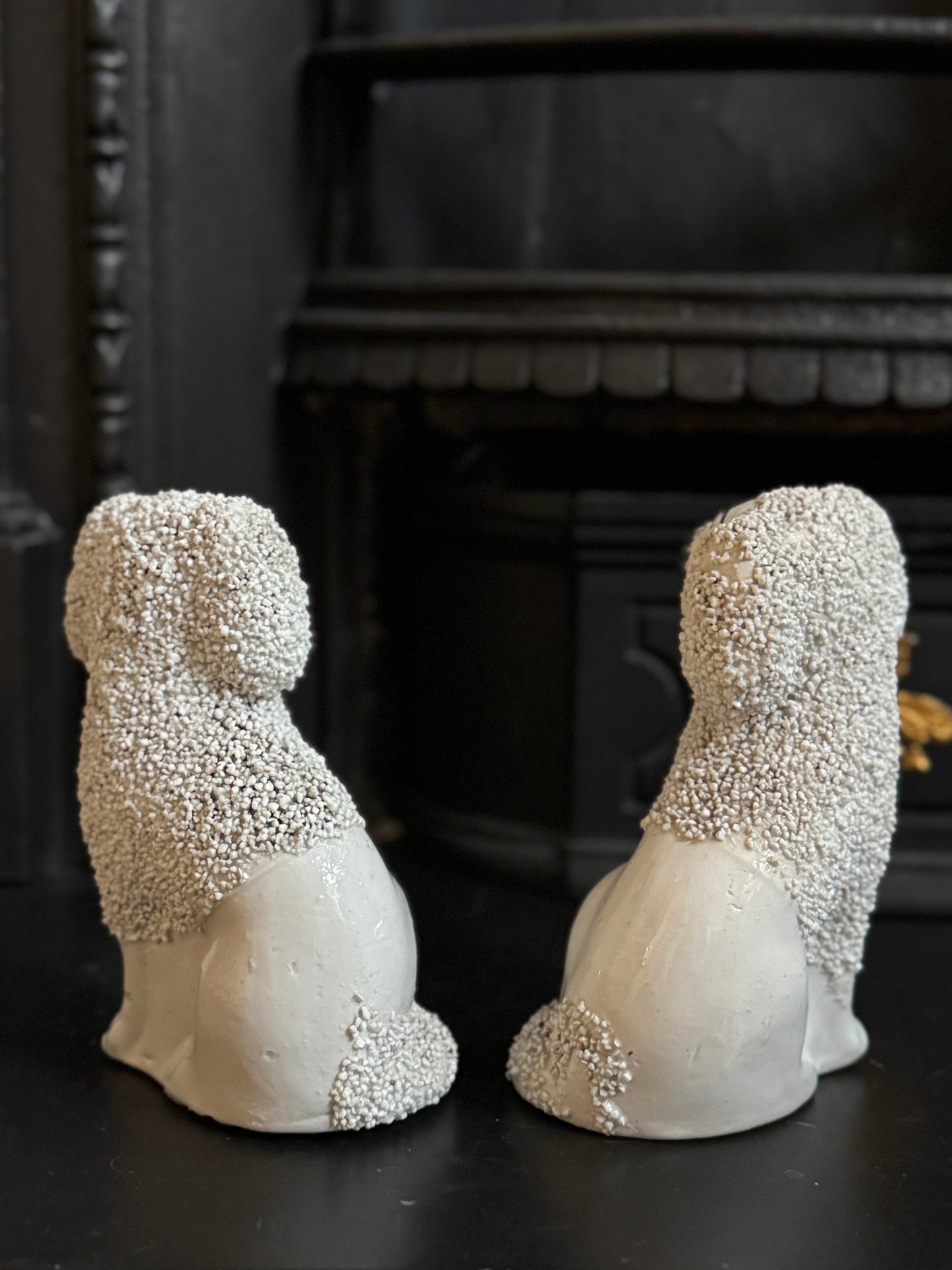 ヴィクトリア時代、スタッフォードシャードッグ・プードル（ペア）｜高さ約11cm